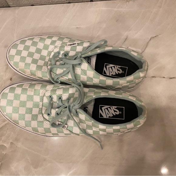 Green and white size 10 women’s sneakers - Picture 5 of 7
